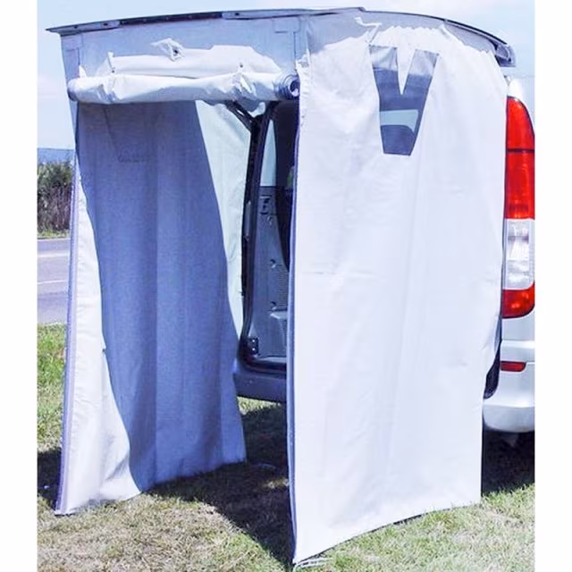 Van Shower-Heckzelt Worker