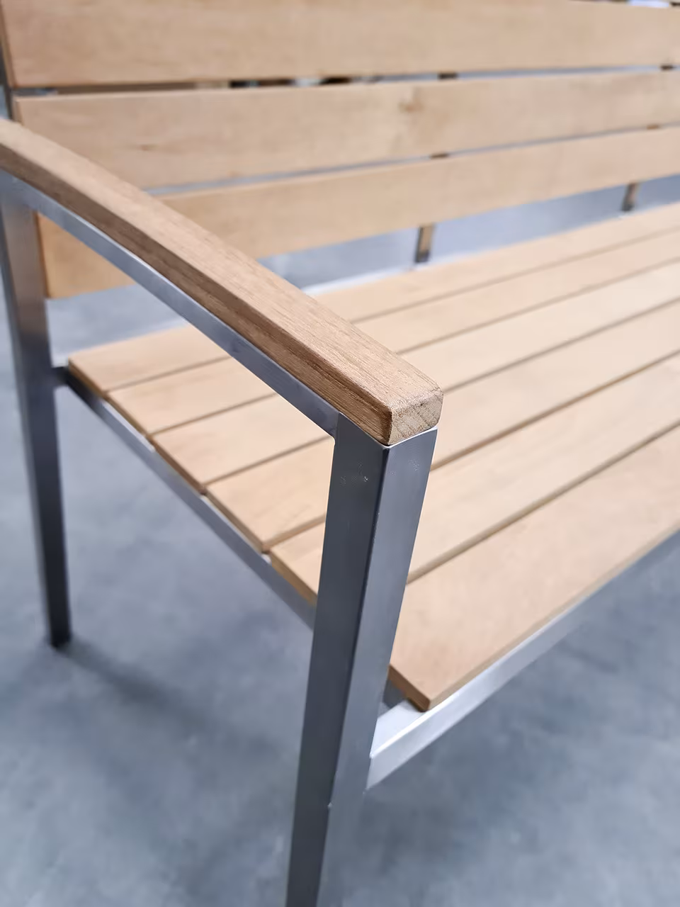 Massive Edelstahlbank Teak