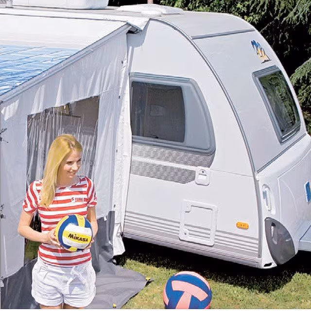 Side W Pro Caravanstore / F35