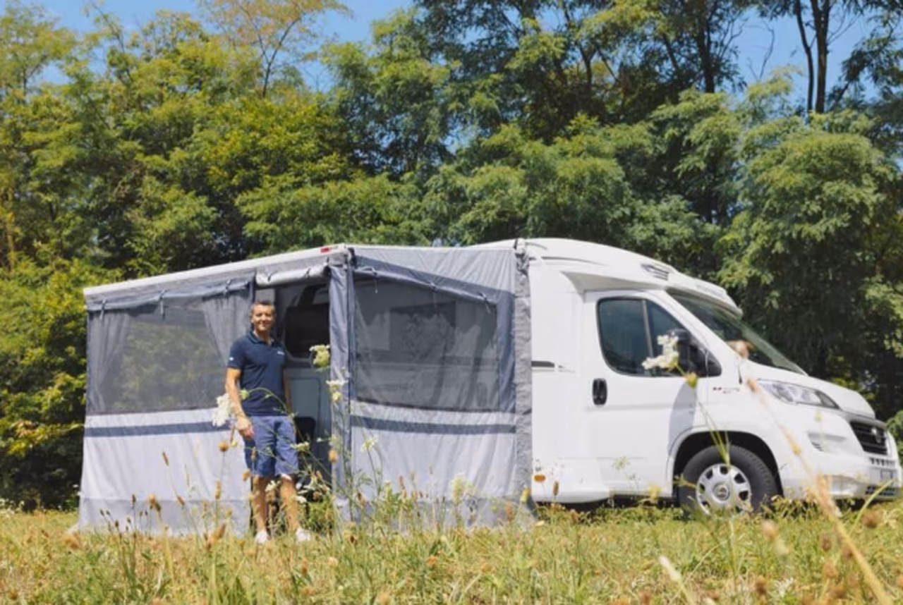 Privacy Room F45 Van 260